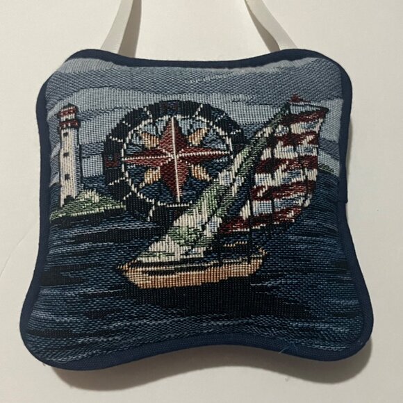 1 lot of four Decorative Lighthouse Tapestry Throw Pillows 2-15", 2-6" Vintage - Picture 5 of 6